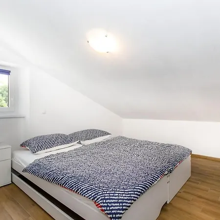 Apartament Mare *