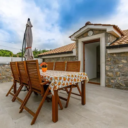 Mare Apartment *